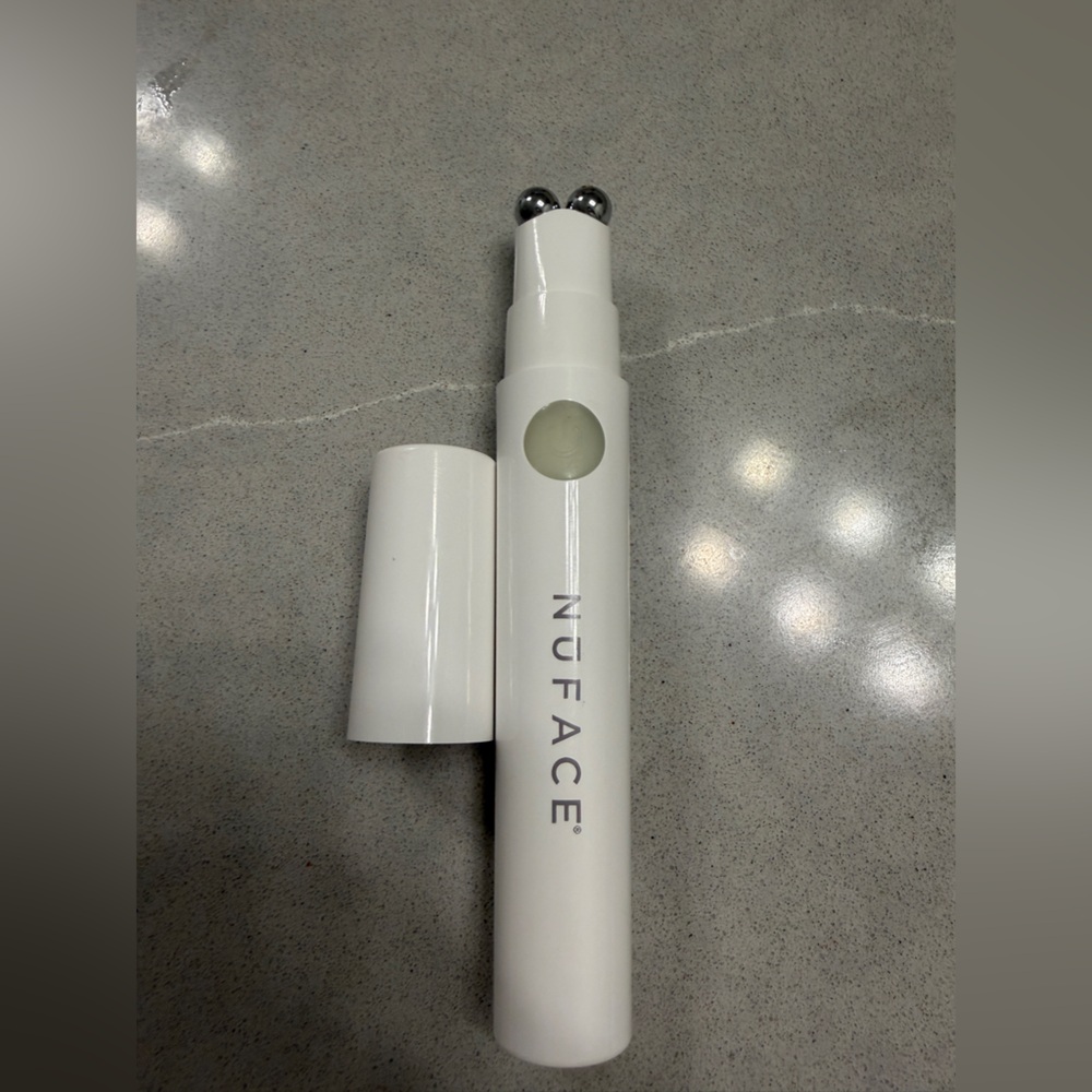 NuFACE Fix Anti-Aging Microcurrent Device for Eyes, Lips & Lines (w cable)